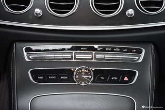 2018款奔驰E级改款2.0T自动 300L 运动豪华型