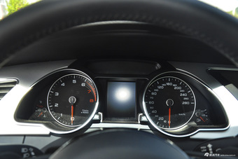 2016款改款奥迪A5 2.0T自动Coupe45TFSI舒适型