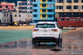 2017款指南者官方图