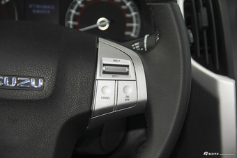 2017款五十铃mu-X 2.5T自动四驱尊享型7座