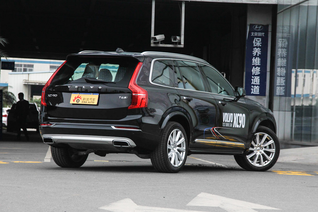 2016款沃尔沃XC90升级版 E驱混动 2.0T自动 T8智尊版