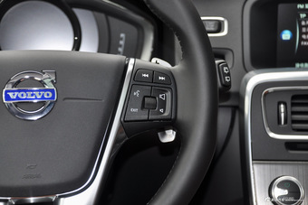 2016款沃尔沃V60 2.0T自动 T5 智雅版