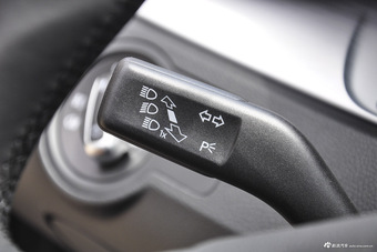 2016款迈腾1.8T自动TSI智享舒适型