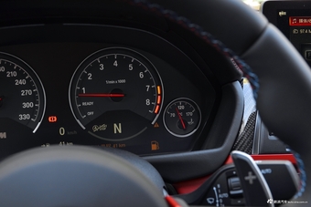 2018款宝马M4 3.0T 双离合双门轿跑车迷限量版