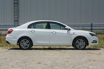 2017款吉利帝豪1.5L手动三厢百万款时尚型