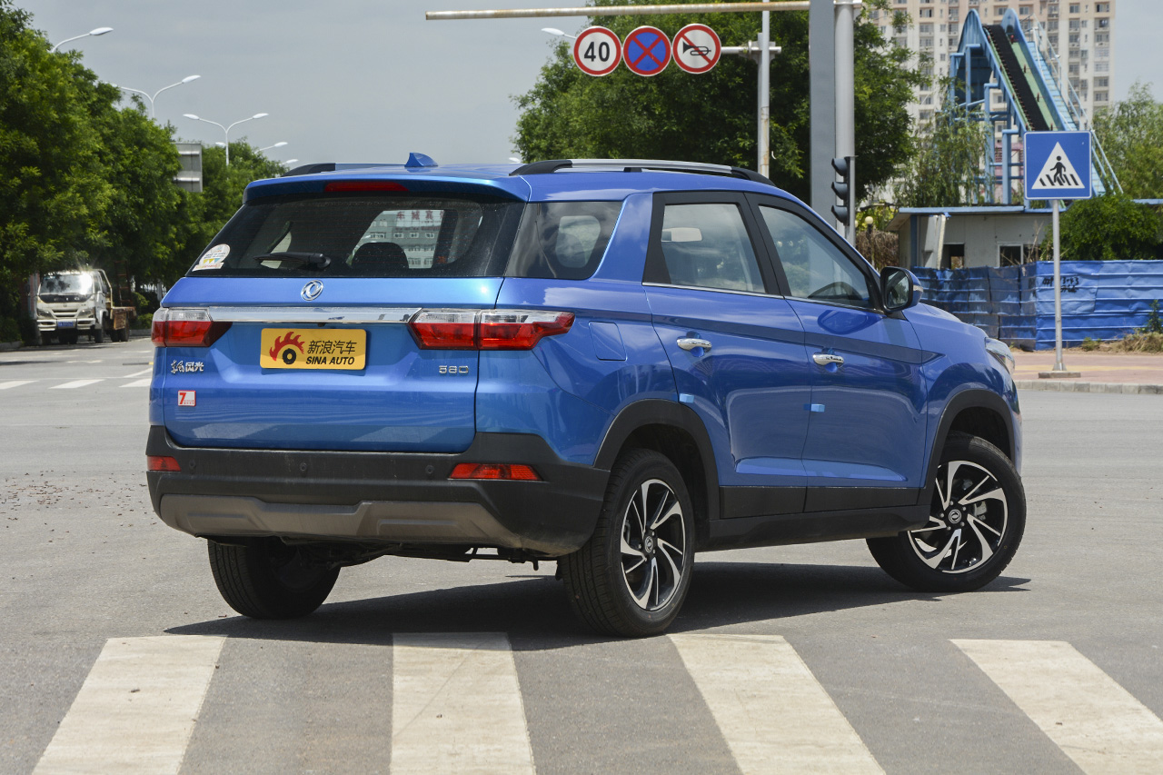  2018款风光S560 1.8L手动豪华型