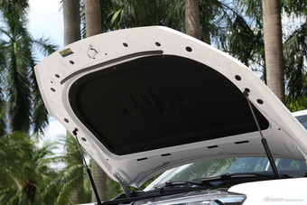 2017款长安CS75尚酷版 1.5T自动锋锐型