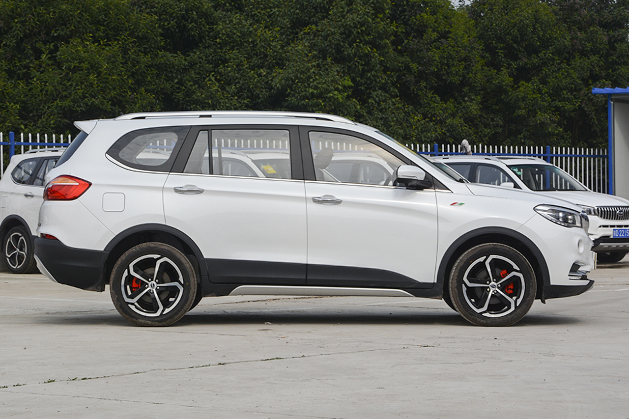 2017款斯威X7 1.5T自动智享型 