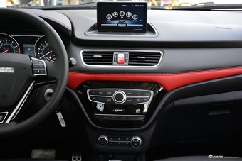 2017款哈弗H1蓝标1.5L AMT尊贵型