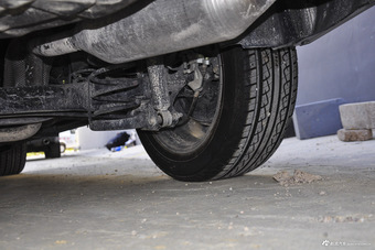 2014款众泰Z300 1.5L手动豪华型