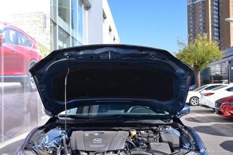 2018款阿特兹2.0L自动蓝天尊贵版