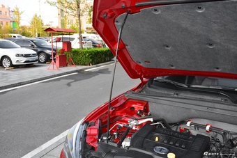 2018款奔腾X80 2.0L自动20周年纪念版