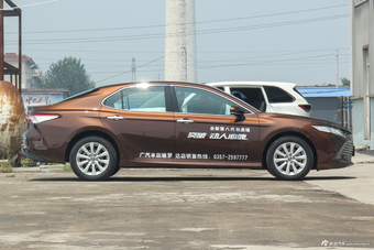 2018款凯美瑞2.0G自动豪华版