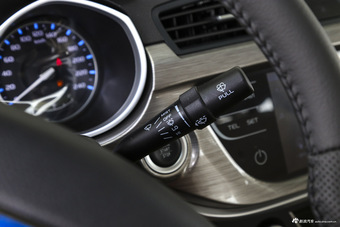 2017款吉利帝豪1.5L自动三厢百万款豪华型