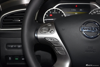 2019款楼兰2.5L自动S/C XE HEV四驱混动智联尊尚版