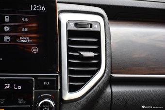 2017款本田UR-V 2.0L 370TURBO自动四驱尊耀版