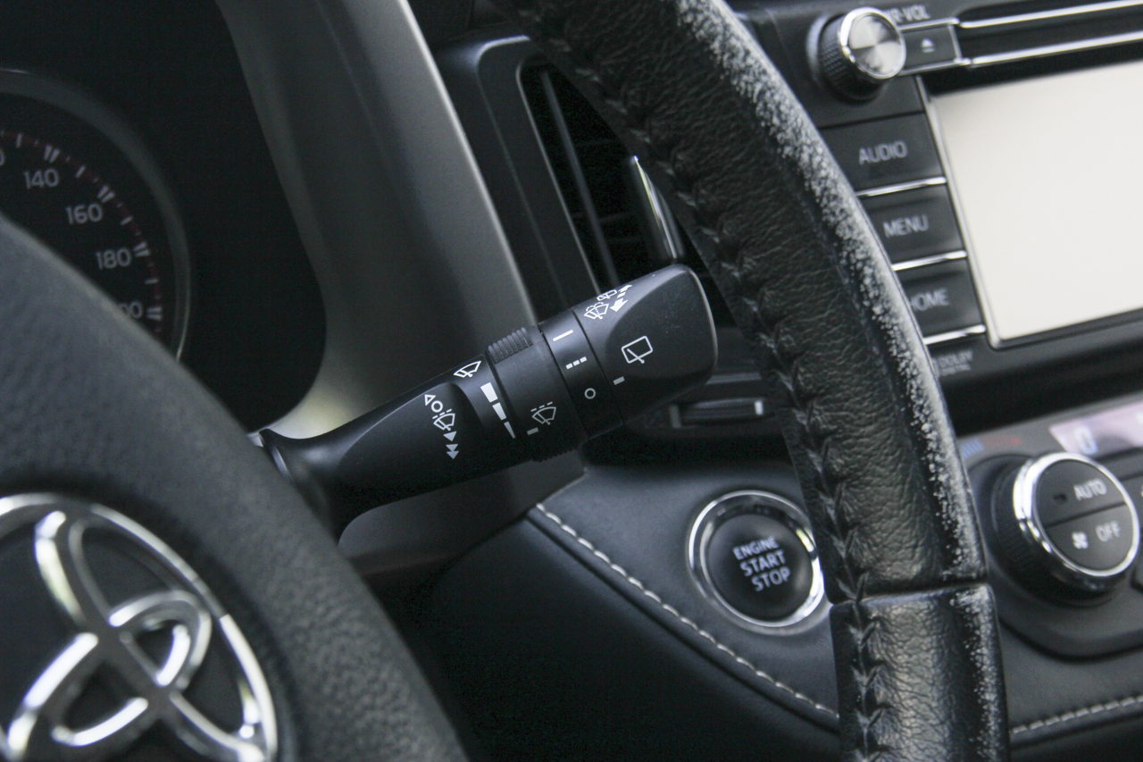 2016款RAV4荣放 2.5L自动四驱尊贵版