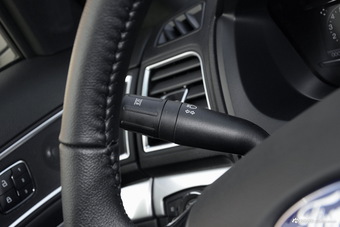 2017款探险者 2.3T自动精英版（白）