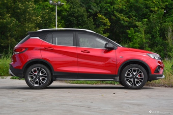 2017款东南DX3 SRG 1.5T自动旗舰型