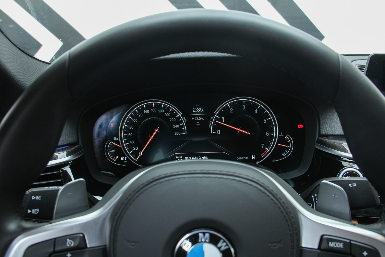 2018款宝马5系2.0T自动530Li领先型 M运动套装