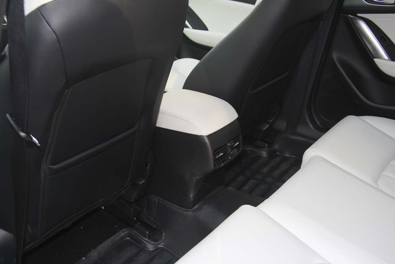 2016款马自达CX-4 2.0L自动两驱蓝天领先版