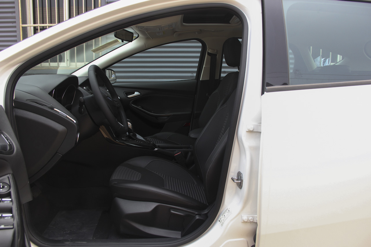 2017款福克斯两厢1.0T自动超能风尚型智行版EcoBoost 125