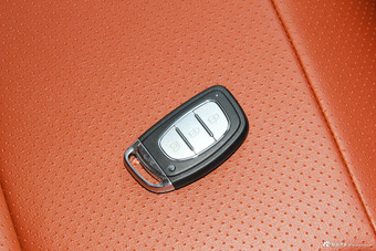 2016款北汽幻速S3L 1.5L手动尊贵型