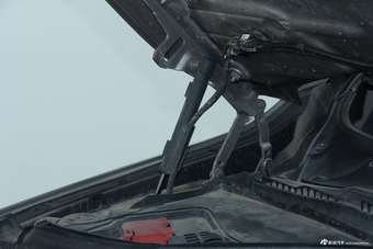 2017款宝马3系2.0T自动豪华设计套装320Li