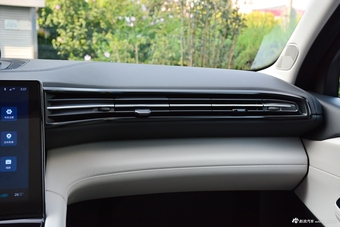 2018款蔚来ES8 创始版