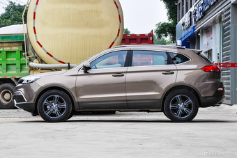 2015款猎豹CS10 2.0T手动风尚版 迪拜金