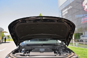 2018款揽胜运动版3.0自动V6 HSE Dynamic