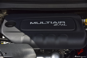 2016款自由光2.4L自动专业版+智能包 流沙金