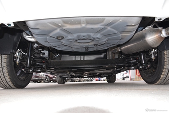 2016款众泰Z300 1.5L手动尊享型