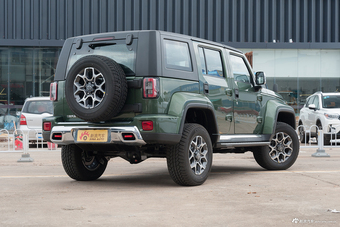 2018款北京BJ40 PLUS 2.3T自动四驱尊享版