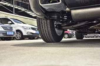 2016款自由光2.4L自动领先版 星光银