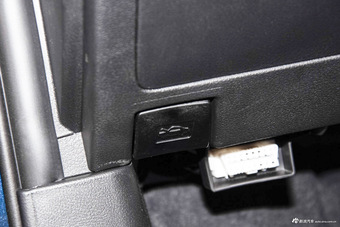 2016款猎豹CS10 2.0T自动豪华型 威尼斯蓝