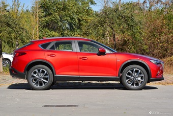 2018款马自达CX-4 2.5L自动四驱蓝天运动版