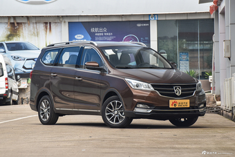 2017款宝骏730 1.5T自动风尚型7座
