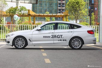 2016款宝马3系GT 320i 2.0T自动设计套装型 矿石白