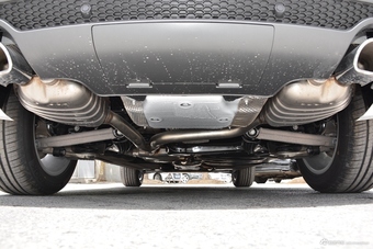 2018款奥迪Q5 Plus 2.0T自动40TFSI进取型典藏版