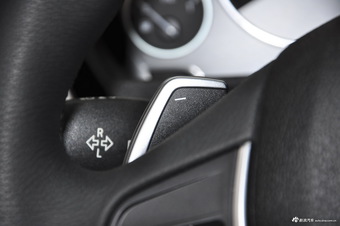 2017款宝马3系2.0T自动M运动型320Li