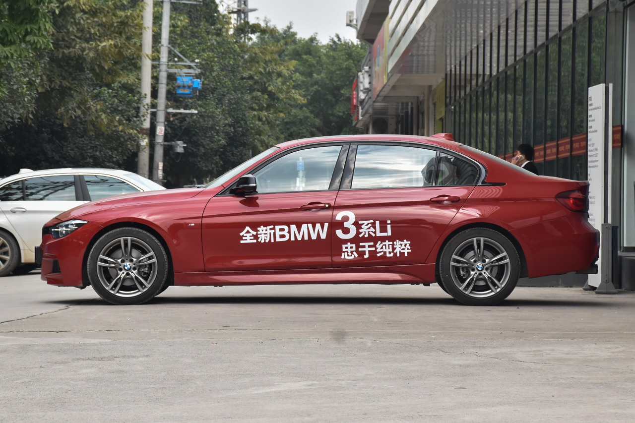 2018款宝马3系2.0T自动320Li M运动曜夜版