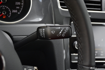 2018款高尔夫1.2T 180TSI自动舒适型