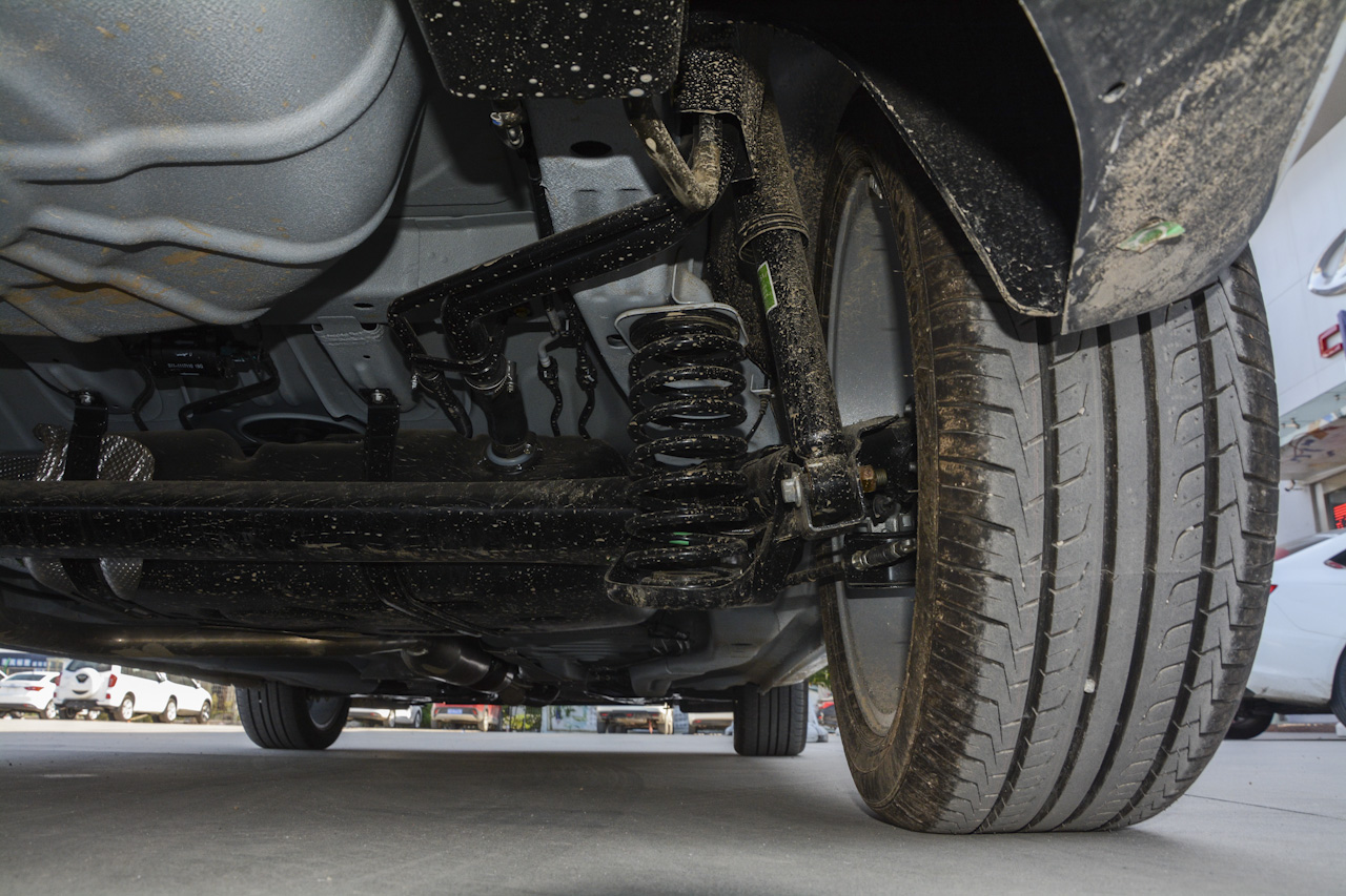 2017款艾瑞泽5 1.5L自动领潮版