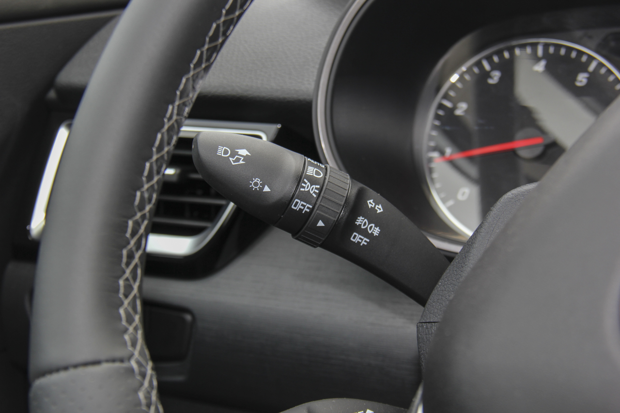 2018款森雅R9 1.2T自动尊贵智悦型