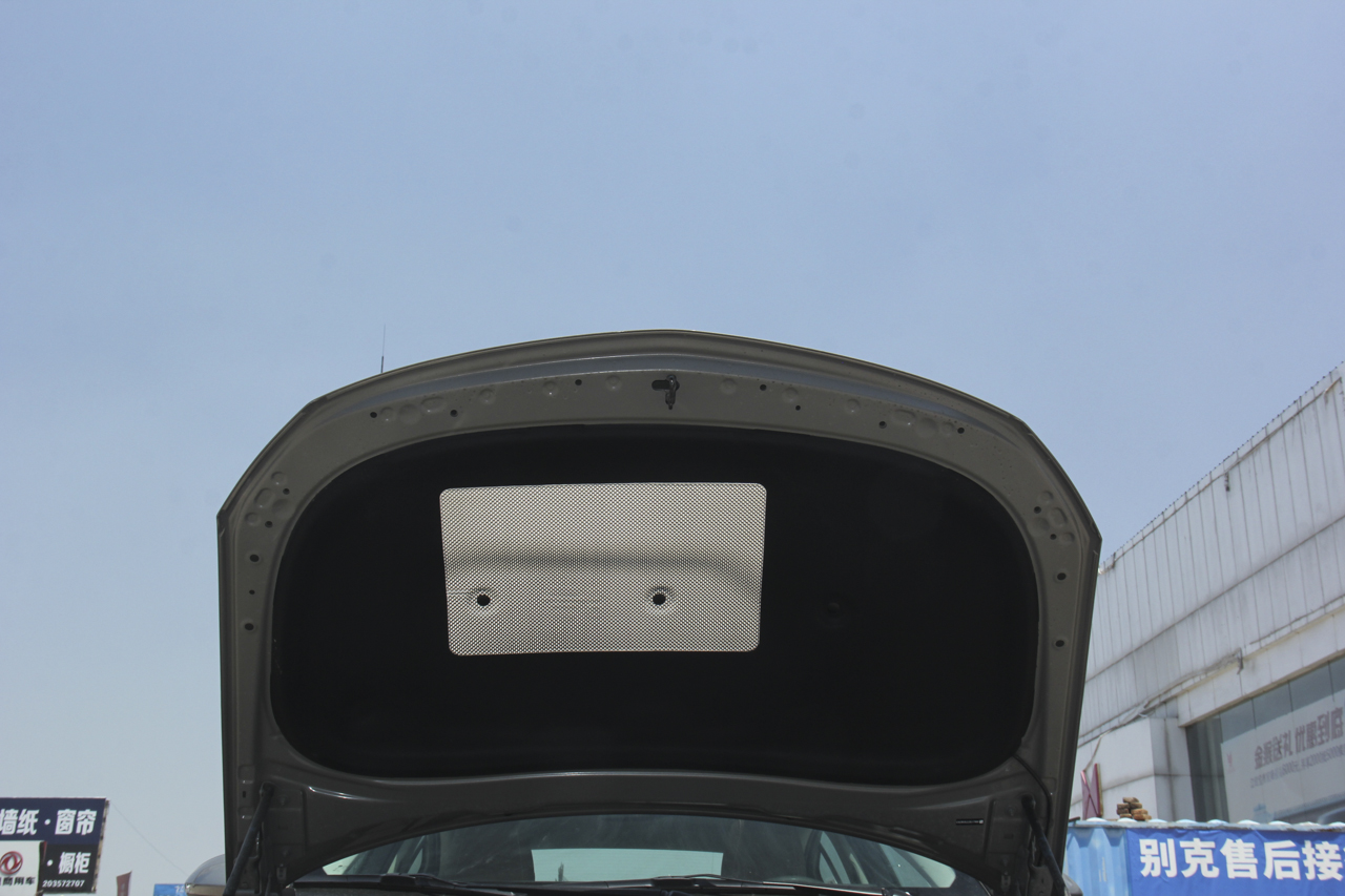 2017款君威2.0T自动尊享型28T