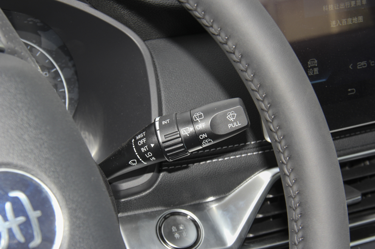 2019款比亚迪宋1.5TI自动智联越享型