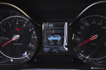 2016款昌河Q35 1.5L自动精英炫智版