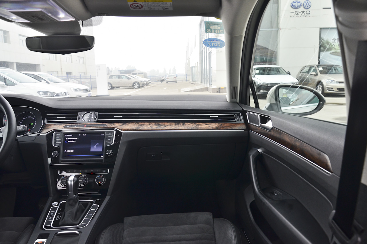  2017款迈腾2.0T自动380TSI DSG豪华型