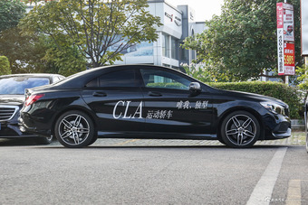 2017款奔驰CLA级改款 2.0T自动220 4MATIC